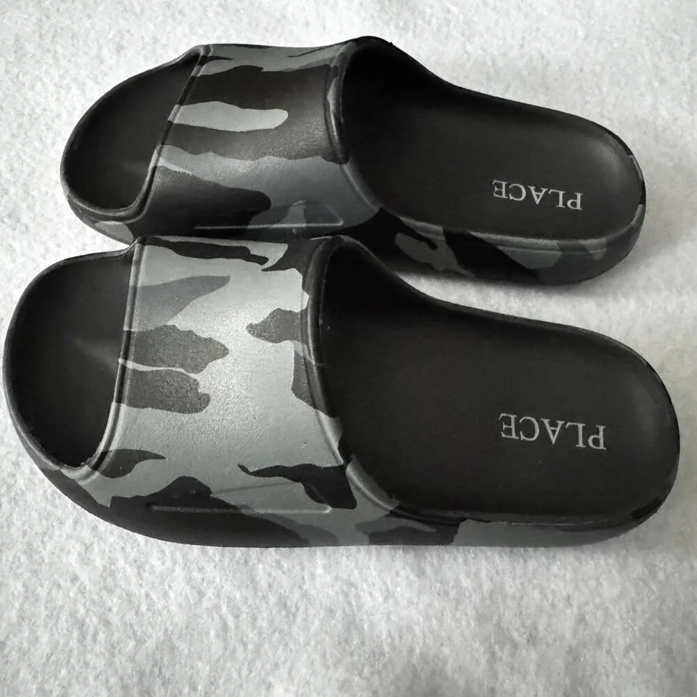 Children’s Place Unisex Easy Slip On Slides - Size 1Y.